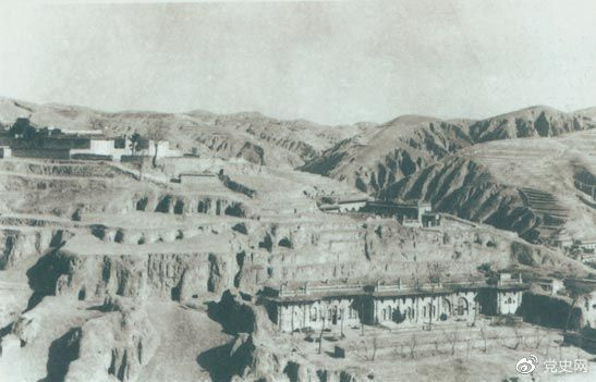 1947年12月25日至28日，中共中央在陜北米脂楊家溝召開(kāi)擴(kuò)大會(huì)議（十二月會(huì)議）。圖為會(huì)議會(huì)址。
